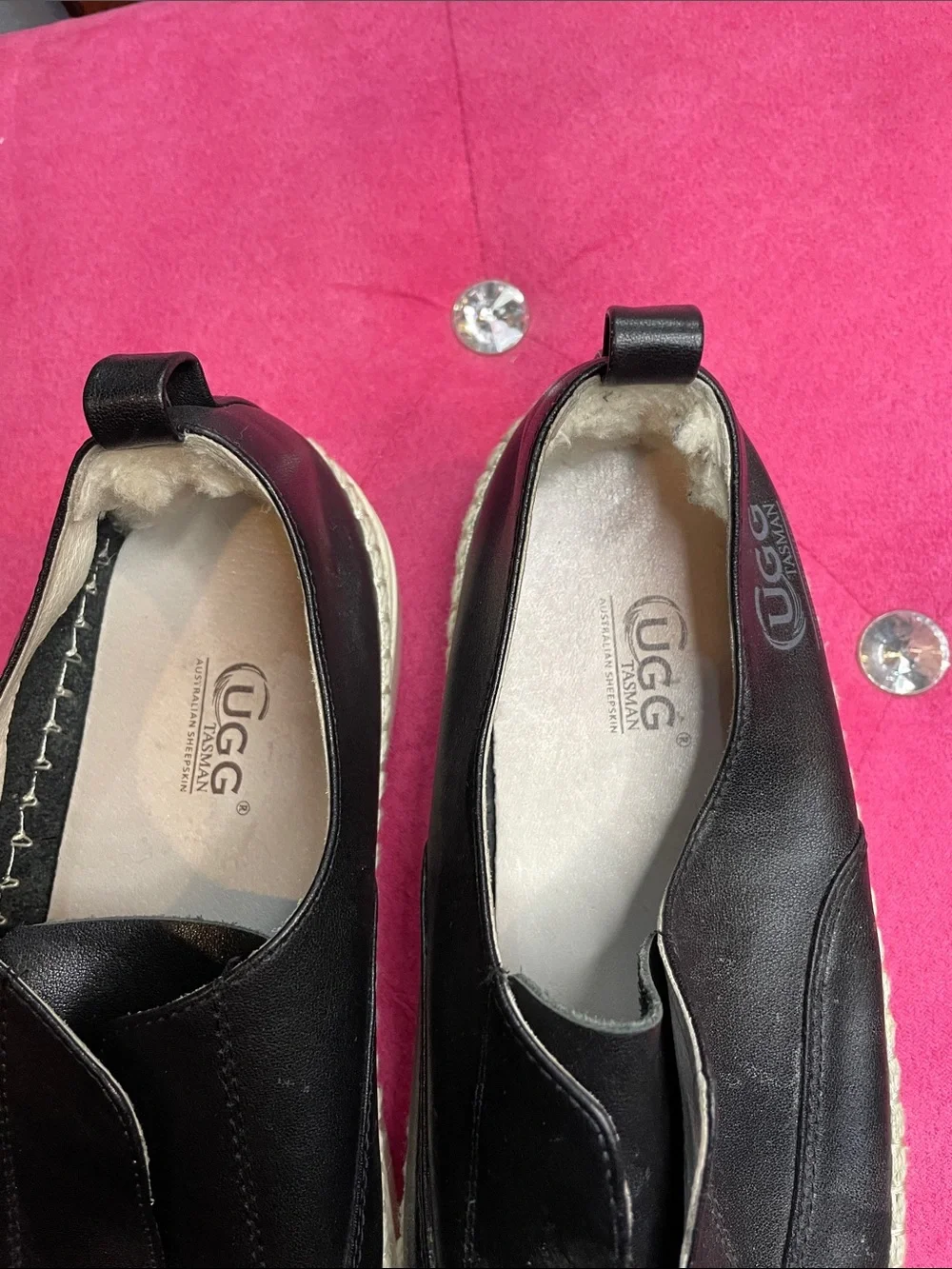 UGG Women's Black Leather Slip-On Espadrille Moccasinsi Size 8-8 1-2